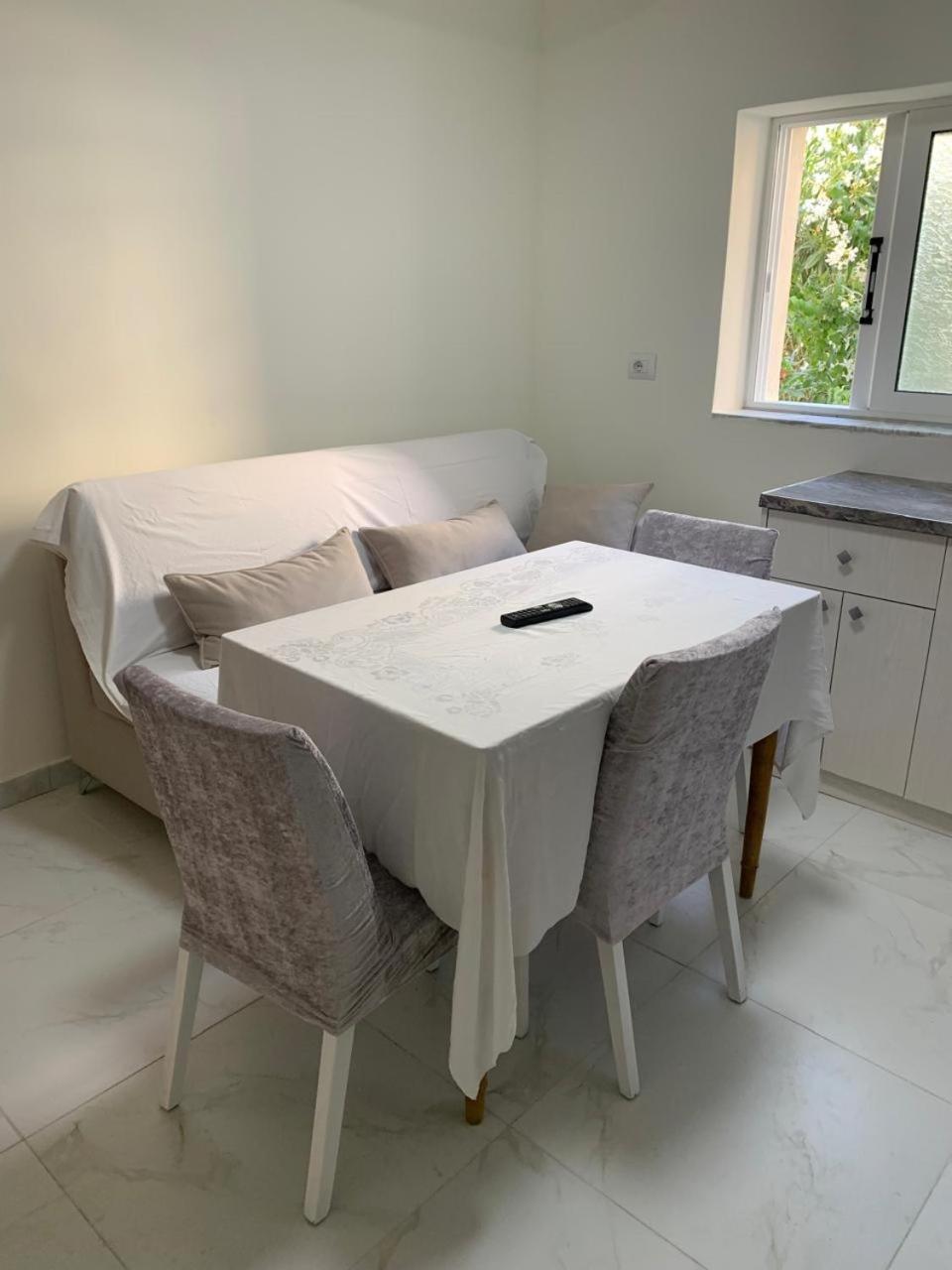 Angjelo Apartments Sarandë 客房 照片